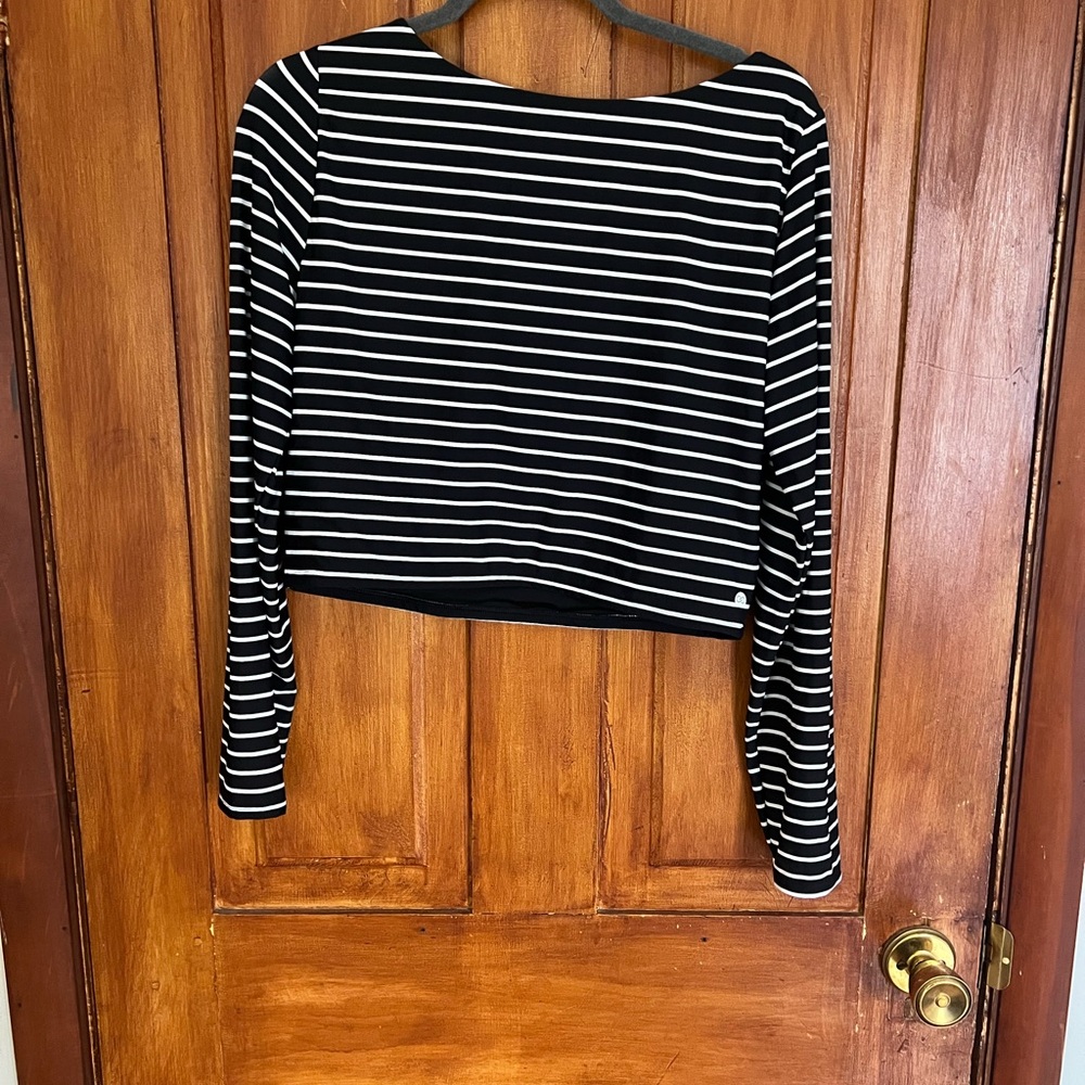 NWT CALIA by Carrie Underwood Black and White Striped Long Sleeve Crop Top